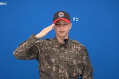 thumbnail - 강다니엘, 군 생활 근황 공개…육군훈련소 영상 ‘깜짝 등장’