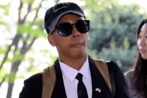 thumbnail - ‘소녀상 모욕’ 美유튜버, 선고공판 출석