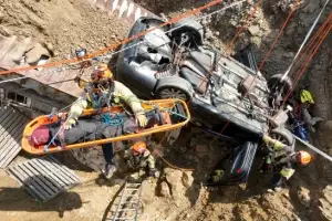 thumbnail - ‘실전 같은 훈련’…싱크홀 인명구조 훈련