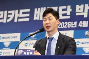 thumbnail - 박철우 감독 “3년 내 우승하라는 아내에게 내년 우승 약속”