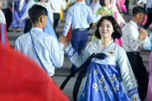 thumbnail - 北, 김일성 생일 경축 청년학생 야회