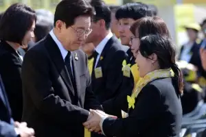 thumbnail - 이 대통령, 세월호 12주기 참석