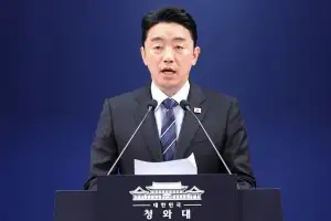 thumbnail - 강훈식 “李대통령, 국회에 특별감찰관 임명 절차 개시 재요청”