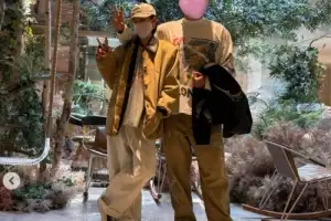 thumbnail - 손예진, 5살 아들이 찍어준 ‘현빈과 투샷’ 공개