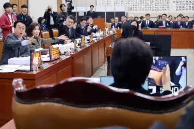 thumbnail - 與 “尹정부 검찰은 사유물” 野 “범죄자를 양심수 만들어”