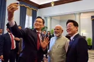 thumbnail - ‘셀카’ 한-인도 정상과 이재용 회장