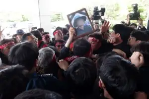 thumbnail - 화물연대, 경남경찰청 진입시도 ‘대치’