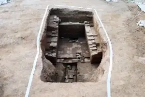 thumbnail - 무령왕릉보다 100년 앞선 백제 벽돌고분 있다