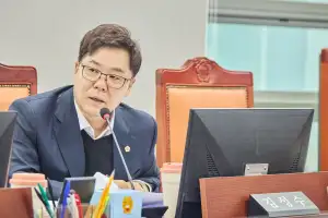 thumbnail - 김성수 경기도의원 대표발의 정책연구용역 관리 조례 전부개정안 상임위 심사 통과
