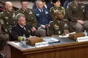 thumbnail - 브런슨 ‘李 임기 내 전작권 전환’ 견제…“정치 편의 우선 안 돼”