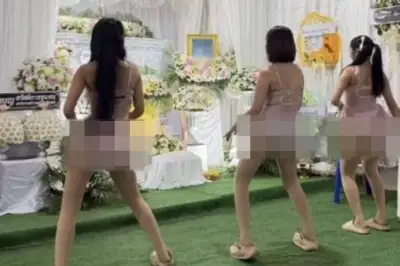 thumbnail - “고인 뜻 존중” 관 앞에서 비키니 입고 ‘섹시 댄스’ 춘 여성들…장례식 영상 논란