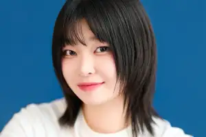 thumbnail - MZ 시인의 달콤씁쓸한 사랑 한잔