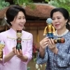 thumbnail - “너무 예뻐, 베트남 소녀 같다”…아오자이 입은 김혜경 여사에 ‘환호’