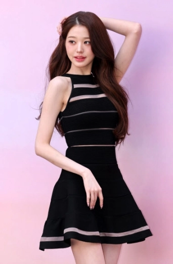 장원영, ‘인형이 따로없네’