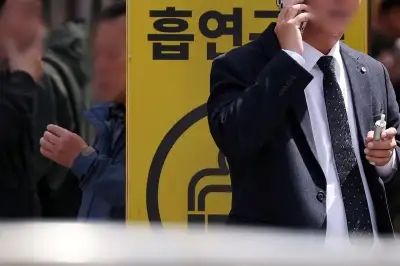 thumbnail - “2009년생부터 평생 담배 못 산다”…英 결단, 한국도 움직일까