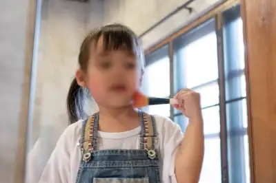 thumbnail - “3살부터 관리하세요” 마스크팩 붙이고 팩트 ‘톡톡’…키즈 인플루언서 괜찮나요?