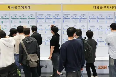 thumbnail - 4월 취업자 증가폭 7만명대 급감…16개월 만에 최소