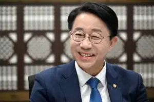 thumbnail - ‘의장 도전’ 조정식, 정무특보 사퇴…李 “수고 많으셨다”