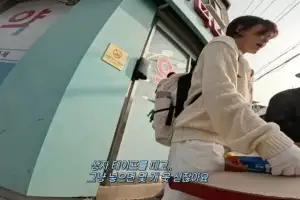 “하루 2000원 벌어”…최강희, 폐지 주워 리어카 끄는 근황