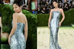 제니, 540시간 제작한 드레스 착용…멧 갈라 빛낸 ‘인간 샤넬’