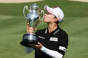 thumbnail - 세계 3위 김효주, 5년 만에 KLPGA 우승컵 입맞춤