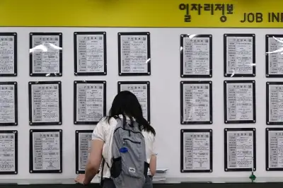 thumbnail - 성장엔 ‘빛’ 고용엔 ‘그림자’… 반도체 호황의 역설