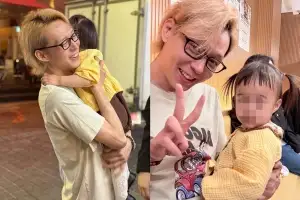 thumbnail - 박유천, 수척해진 모습…아기 품에 안고 “저는 잘 지내요”