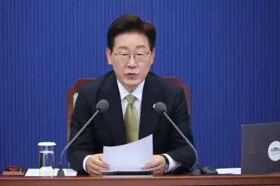thumbnail - 李대통령, TK 신공항 부지 방문… “사업 지연 안타까워”