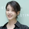 thumbnail - “아이유, 김밥 한 알 30분 내내 씹더라” 충격…동료배우 놀란 식습관