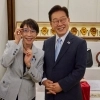 thumbnail - 다카이치, 李대통령에게 일본제 안경테 ‘맞춤형 선물’