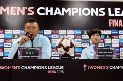 thumbnail - 기자회견 하는 내고향여자축구단
