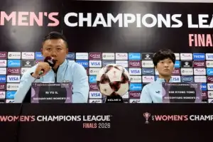 thumbnail - 기자회견 하는 내고향여자축구단
