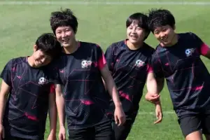 thumbnail - 北 내고향여자축구단, ‘훈련은 즐겁게’