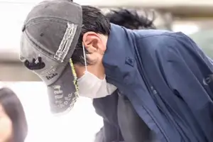 thumbnail - ‘배우 김규리 자택 침입’ 40대 남성 법원 출석