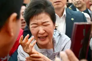 thumbnail - ‘통증 호소’ 박근혜 전 대통령