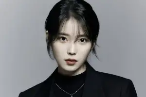 thumbnail - 아이유 “무겁지만 언젠가 해야할 얘기” 장문의 글 남겨