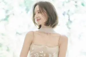 thumbnail - 문채원, 예비 신부의 수줍은 미소