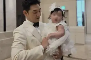 배우 강신효, 결혼 3주 만에 “사실 딸 있다” 사진 공개
