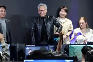 thumbnail - 젠슨 황, PC방이용객에 RTX 5090 선물