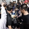 thumbnail - ‘올림픽공원 시위’에 어린 핸드볼 선수 두손 모아 싹싹 빌었다…대만 기자도 ‘봉변’