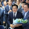 thumbnail - 박찬대 ‘공약 실천계획’ 요구에 주말 반납… 뿔난 인천시 공무원들
