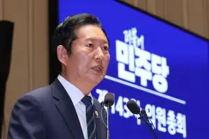 thumbnail - 정청래 “李정부 성공위해 단결”… 후폭풍 진화 나서