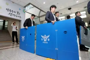 thumbnail - ‘투표용지 부족’ 중앙선관위 압수수색