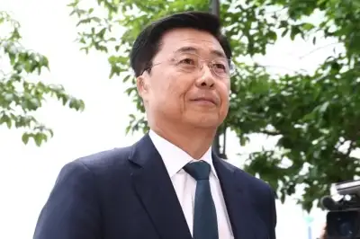 thumbnail - 홍장원 전 국정원 1차장, 2차 피의자 조사 출석