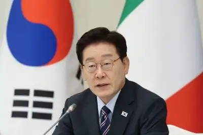 thumbnail - 이 대통령, 민주당에 쓴소리 “우리 진영보다 국민 향해야”