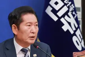 thumbnail - 정청래 “당의 주인은 당원…1인 1표 얻기 위해 수많은 사람 피 흘려”