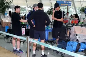 thumbnail - 펜싱 국대, 개인 장비 급하게 빌려 출국