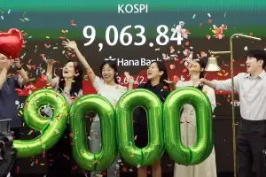 thumbnail - 사상 첫 9000피 잔칫날, 천스닥은 파랗게 질렸다