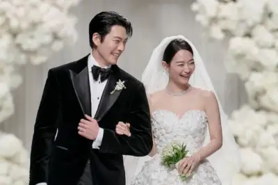 thumbnail - 신민아, 시댁 사랑 듬뿍 받네…김우빈 가족이 보낸 선물