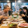 “소고기 사준 아빠 앞에서 폰만 본 친구들, 손절할까요?”